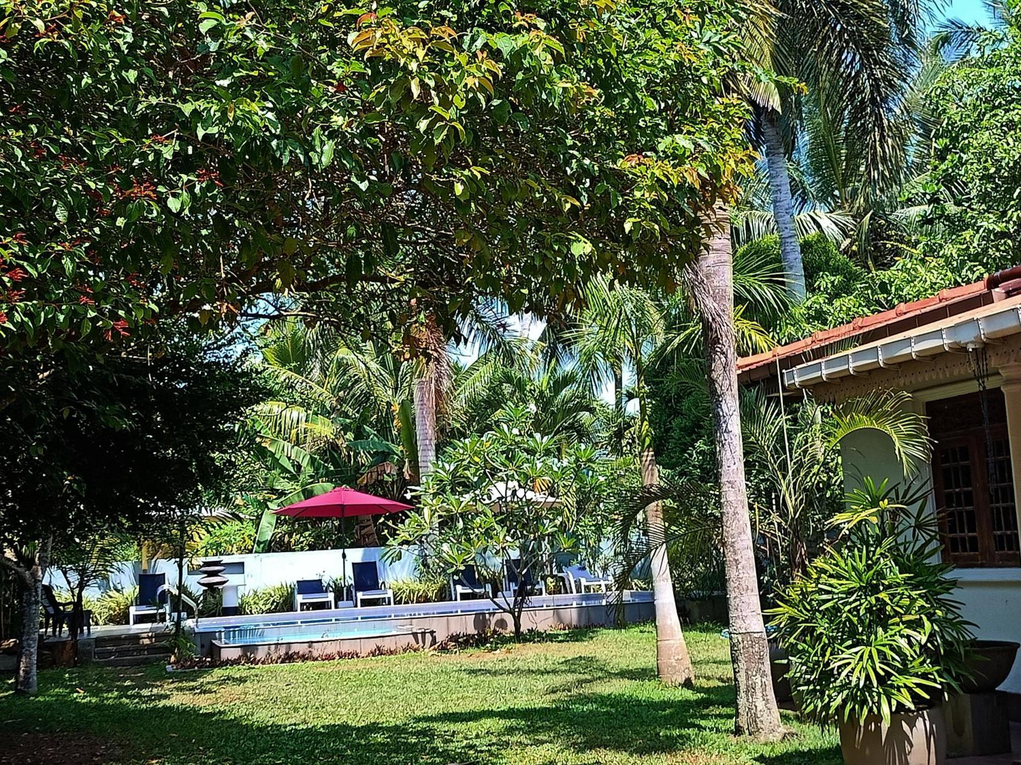 Hikka Villa Hikkaduwa Buitenkant foto