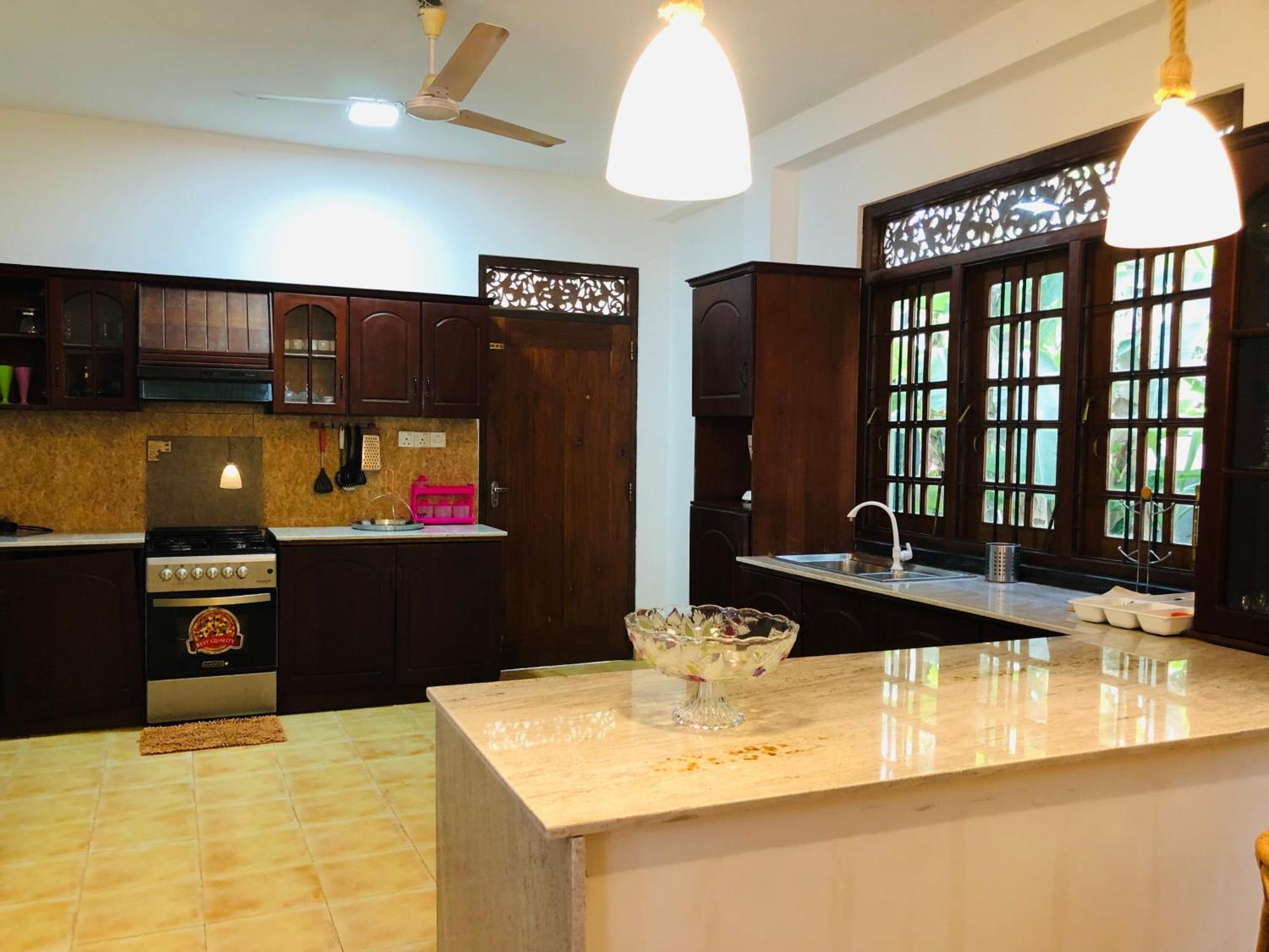Hikka Villa Hikkaduwa Buitenkant foto
