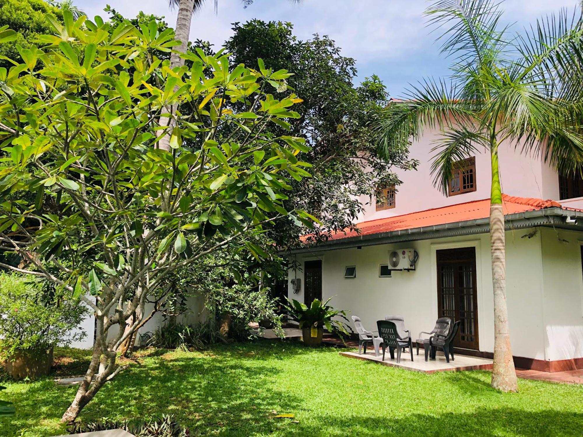 Hikka Villa Hikkaduwa Buitenkant foto
