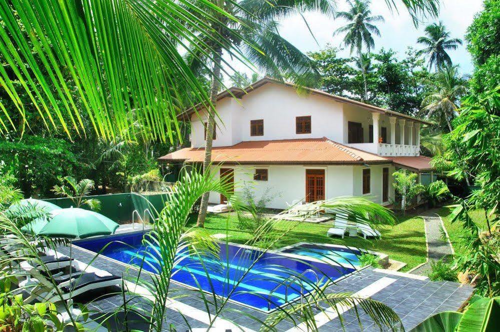 Hikka Villa Hikkaduwa Buitenkant foto